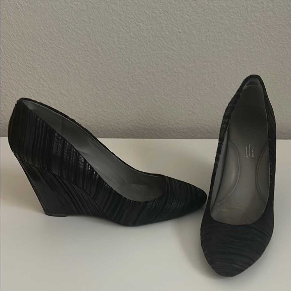 Kenneth Cole New York Black Textured Wedges